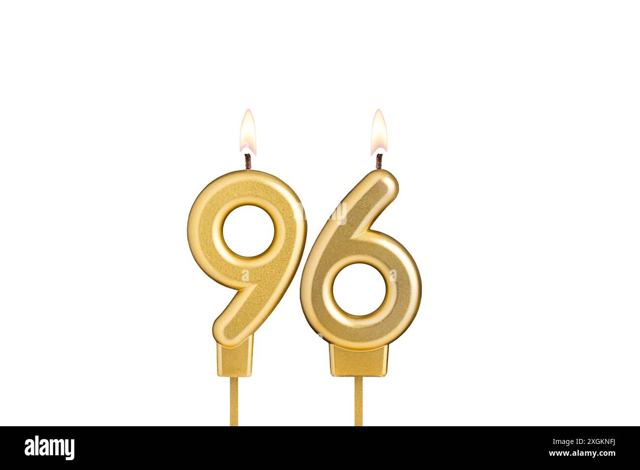 Candela di compleanno numero 96 dorata su sfondo bianco Foto Stock