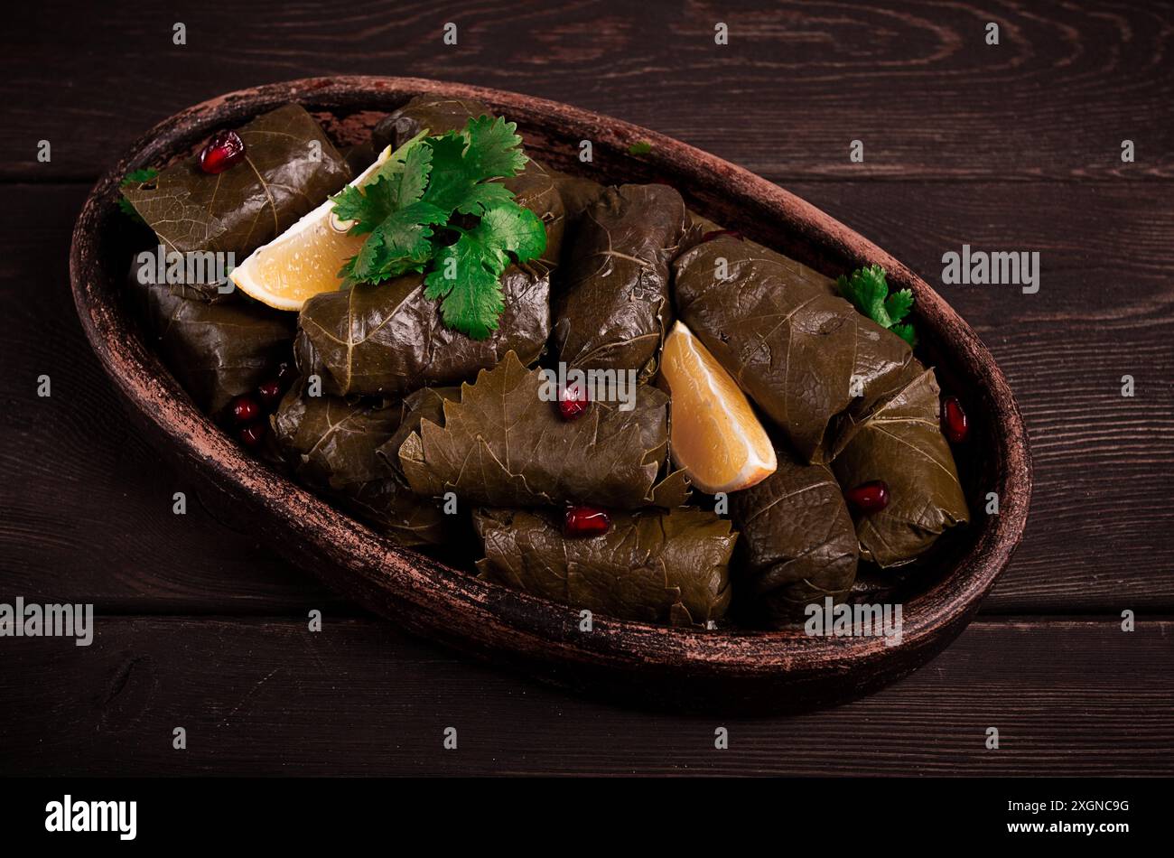 Dolci ripieni (Tolma), carne macinata con riso, foglie d'uva, vista dall'alto, nessuna gente, primo piano Foto Stock