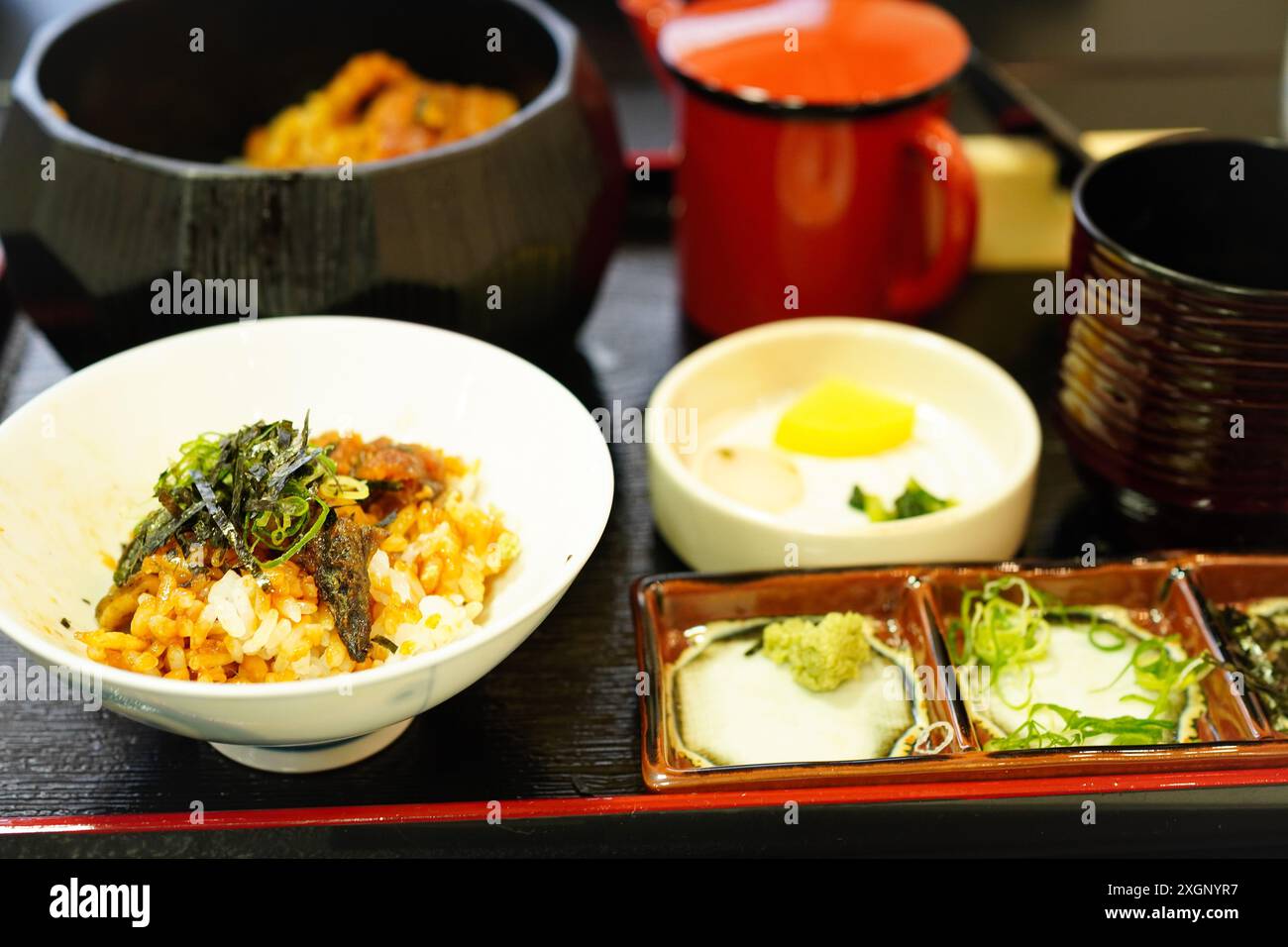 Recipiente per riso con anguilla grigliata Unagi Hitsumabushi Foto Stock