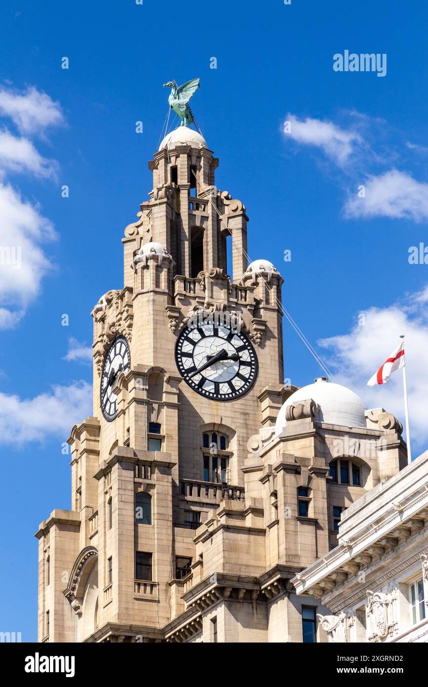 La torre dell'orologio del Liver Building a Liverpool Foto Stock