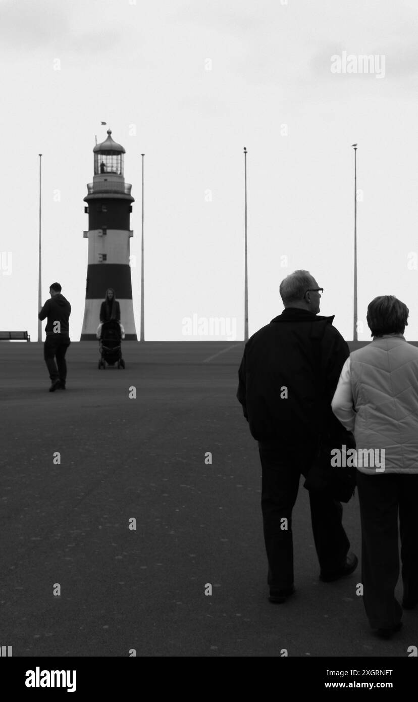 Faro Smeatons Tower, Plymouth Hoe sulla costa meridionale del Devon, Inghilterra, bianco e nero Foto Stock