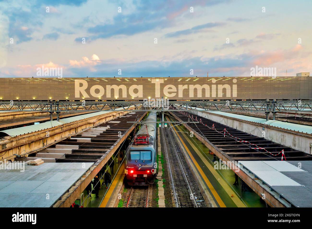 Veduta dei binari della stazione termini, Roma, Italia Foto Stock