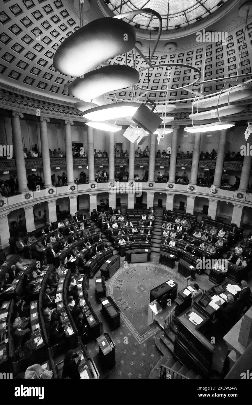 Bruxelles, Belgio. 10 luglio 2024. Immagine di una sessione plenaria della camera al Parlamento federale a Bruxelles, mercoledì 10 luglio 2024. BELGA PHOTO VIRGINIE LEFOUR credito: Belga News Agency/Alamy Live News Foto Stock