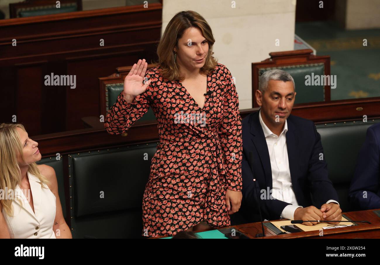 Bruxelles, Belgio. 10 luglio 2024. Il SIGNOR Charlotte Deborsu presta giuramento durante una sessione plenaria dell'Aula presso il parlamento federale, a Bruxelles, mercoledì 10 luglio 2024. BELGA PHOTO VIRGINIE LEFOUR credito: Belga News Agency/Alamy Live News Foto Stock