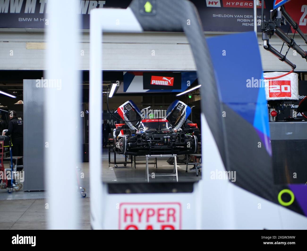 San Paolo, San Paolo, Brasile. 10 luglio 2024. SAO PAULO (SP), 07/10/2024 - FIA WEC SUPERCARS/ESPORTE/SP - movimento durante la preparazione delle squadre che gareggeranno nella 6 ore Rolex di Interlagos, la principale categoria Endurance della FIA. L'evento si svolge tra il 12 e il 14 luglio sul circuito di Interlagos, a sud di San Paolo, mercoledì 10 luglio 2024. (Credit Image: © Fabricio Bomjardim/TheNEWS2 via ZUMA Press Wire) SOLO PER USO EDITORIALE! Non per USO commerciale! Foto Stock