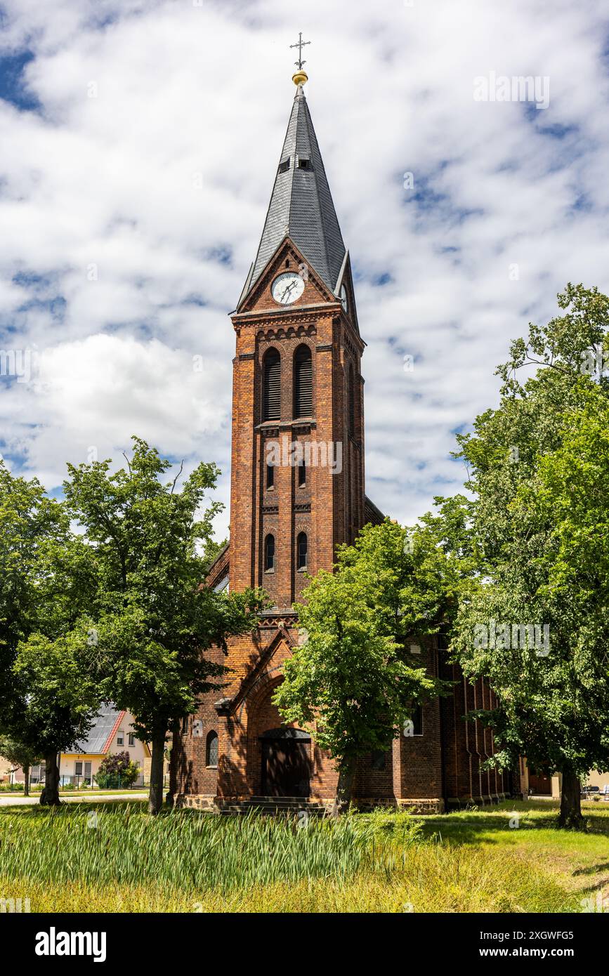 Chiesa nel villaggio di Groß-Naundorf, parte della città di Annaburg, distretto di Wittenberg, Sassonia-Anhalt, Germania, Europa Foto Stock