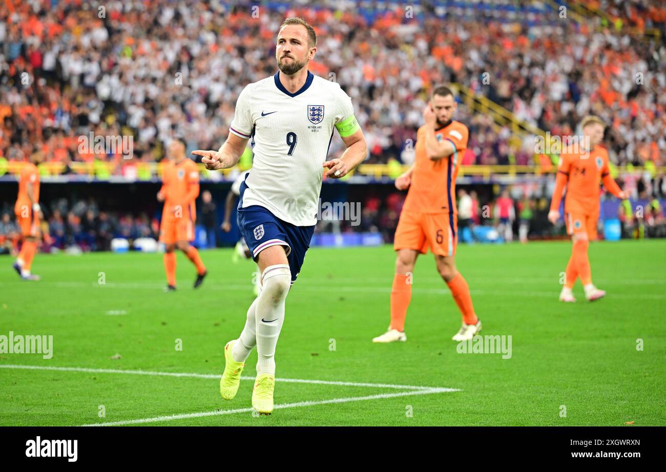 Fussball, UEFA EURO 2024 in Germania, Halbfinale, Niederlande, Regno Unito. , . (Foto di Witters/PRESSINPHOTO) credito: PRESSINPHOTO SPORTS AGENCY/Alamy Live News Foto Stock