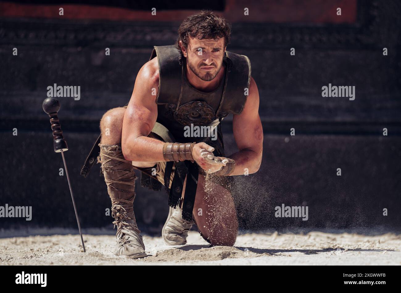 DATA DI RILASCIO: 22 novembre 2024. TITOLO: Gladiator II STUDIO: Paramount Pictures. DIRETTORE: Ridley Scott. TRAMA: Dopo che la sua casa è stata conquistata dagli imperatori tirannici che ora guidano Roma, Lucio è costretto ad entrare nel Colosseo e deve guardare al suo passato per trovare la forza di restituire la gloria di Roma al suo popolo. INTERPRETATO DA PAUL MESCAL nel ruolo di Lucius. (Immagine di credito: © Paramount Pictures/Entertainment Pictures/ZUMAPRESS.com) SOLO PER USO EDITORIALE! Non per USO commerciale! Foto Stock