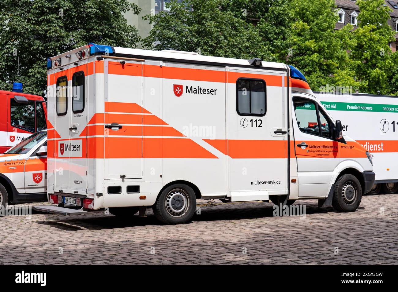 Malteser Hilfsdienst Mercedes-Benz Sprinter ambulanza Foto Stock