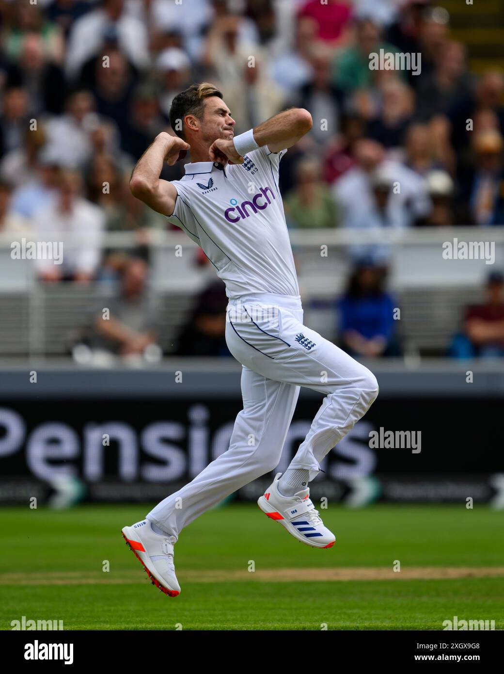 LONDRA, REGNO UNITO. 10 luglio, 24. James Anderson dell'Inghilterra in azione durante il primo Rothesay test match tra Inghilterra uomini e Indie occidentali al Lord's Cricket Ground mercoledì 10 luglio 2024 a LONDRA, INGHILTERRA. Crediti: Taka Wu/Alamy Live News Foto Stock