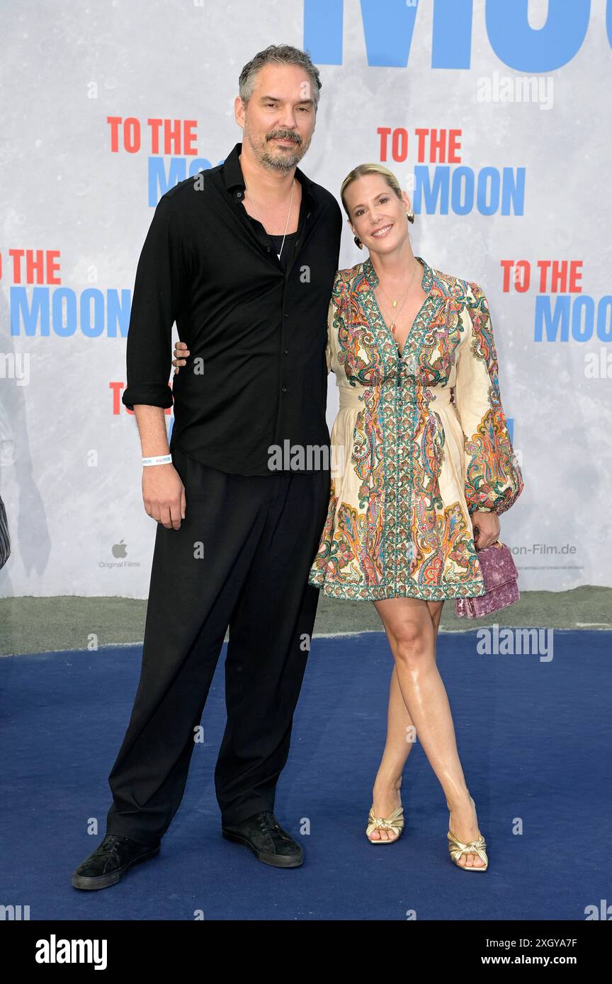 Alex Wilde e Anika Decker bei der Premiere des Kinofilms 'to the Moon' in Zoo Palast. Berlino, 10.07.2024 Foto Stock