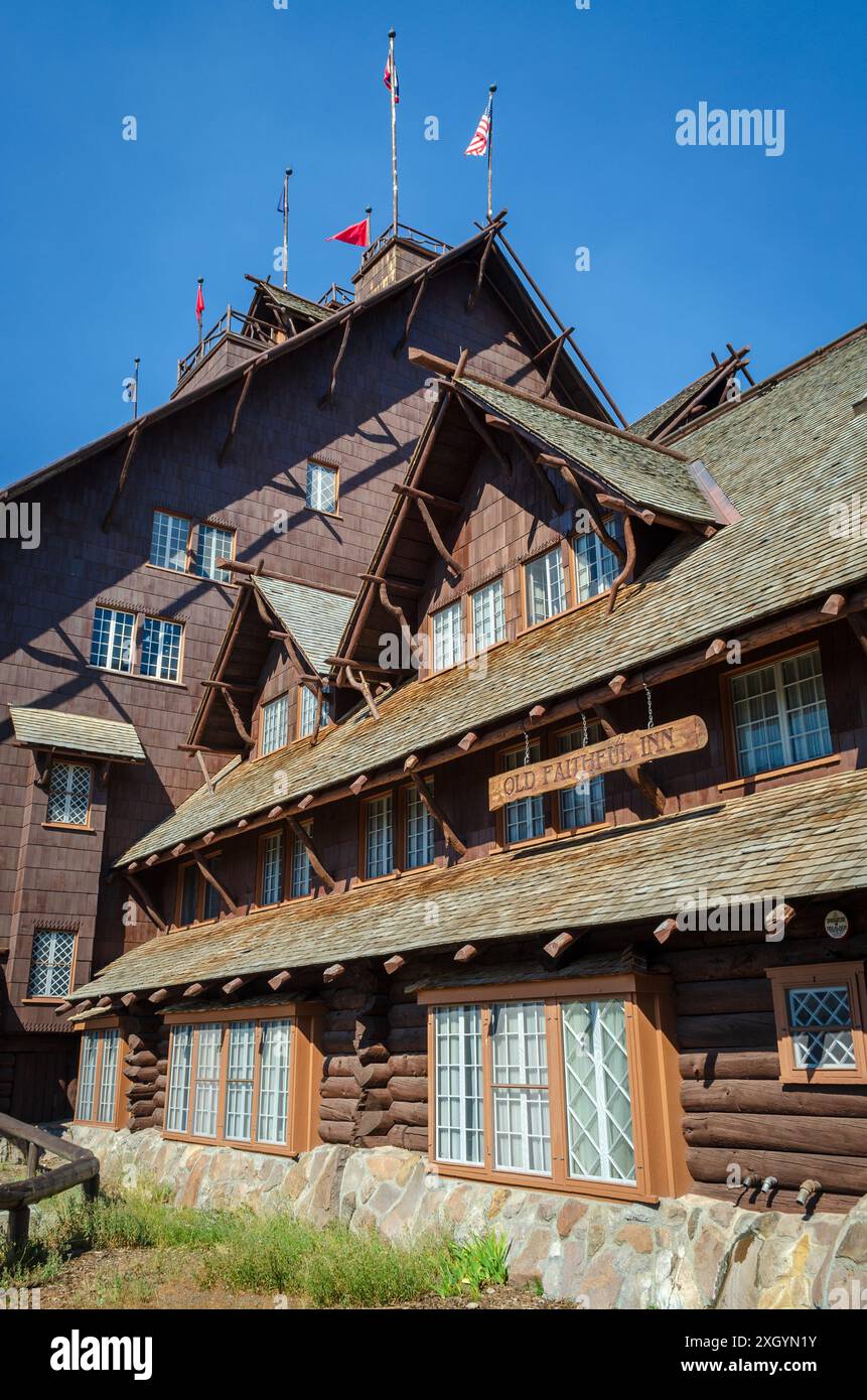 The Old Faithful Inn at Yellowstone National Park, Wyoming Foto Stock