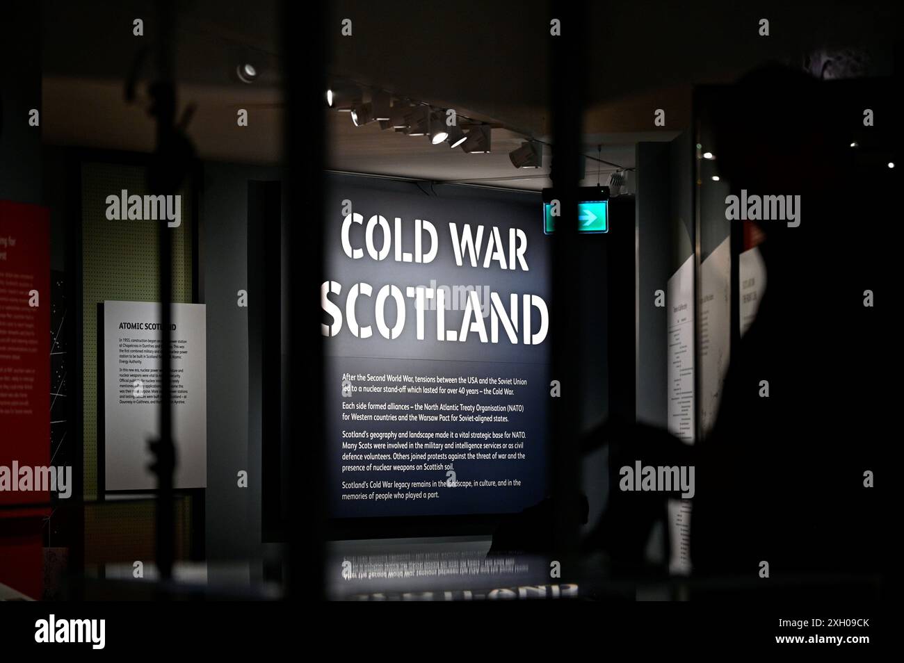 Edimburgo, Scozia, Regno Unito. 11 luglio 2024. Cold War Scotland, una nuova mostra al National Museum of Scotland esplorerà la posizione critica della Scozia in prima linea nella Guerra fredda. Oltre 190 oggetti, molti in mostra per la prima volta, riuniti per raccontare le storie degli scozzesi al centro di questo conflitto globale. In esecuzione al Museo Nazionale di Scozia dal 13 luglio 2024 al 26 gennaio 2025. Crediti: Craig Brown/Alamy Live News Foto Stock