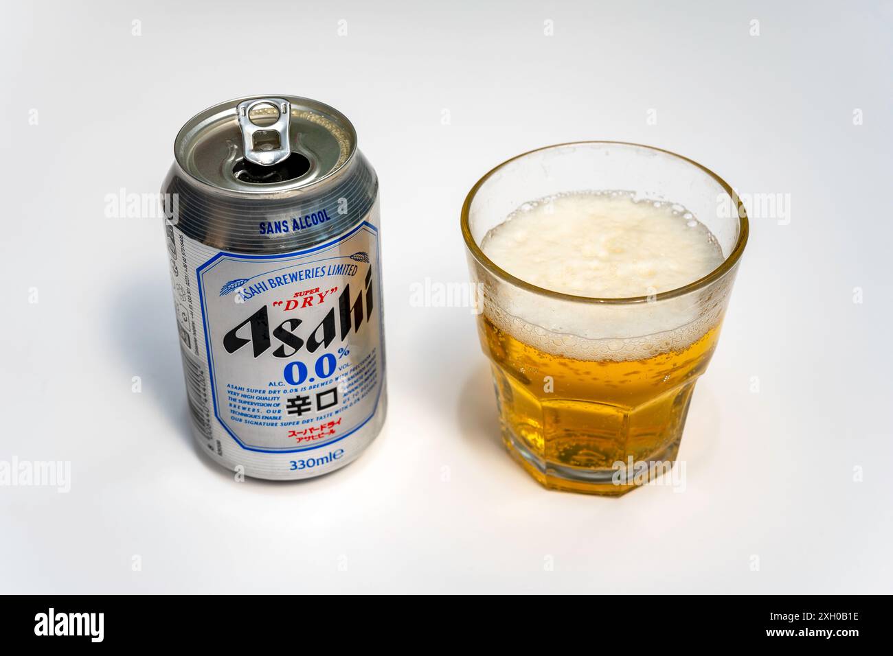 Birra Asahi super secca senza alcool Foto Stock