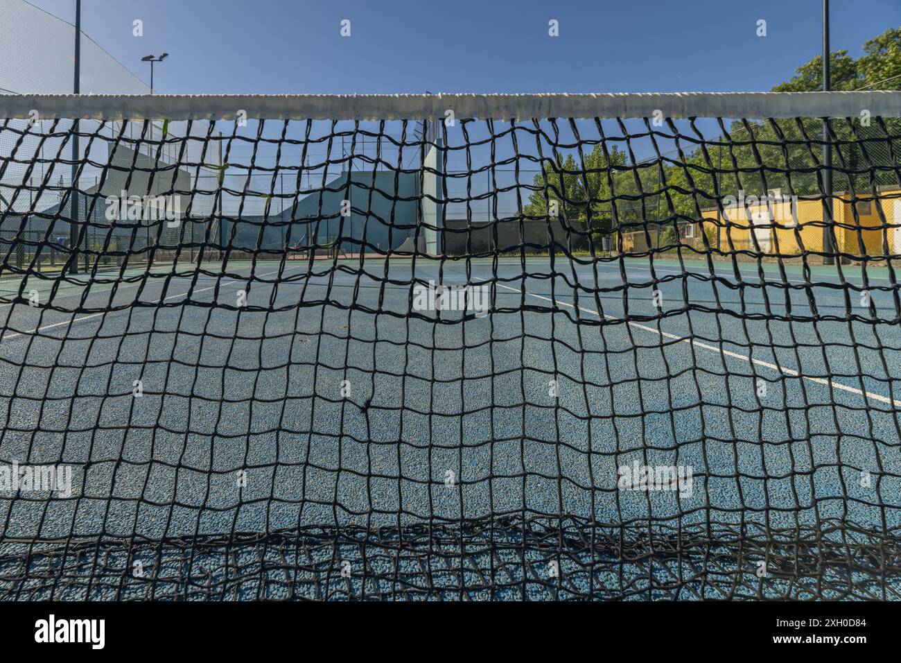 I tribunali sono di solito di superfici dure, argilla o erba, e sono divisi in diverse aree come la corte singola e la corte doppia Foto Stock