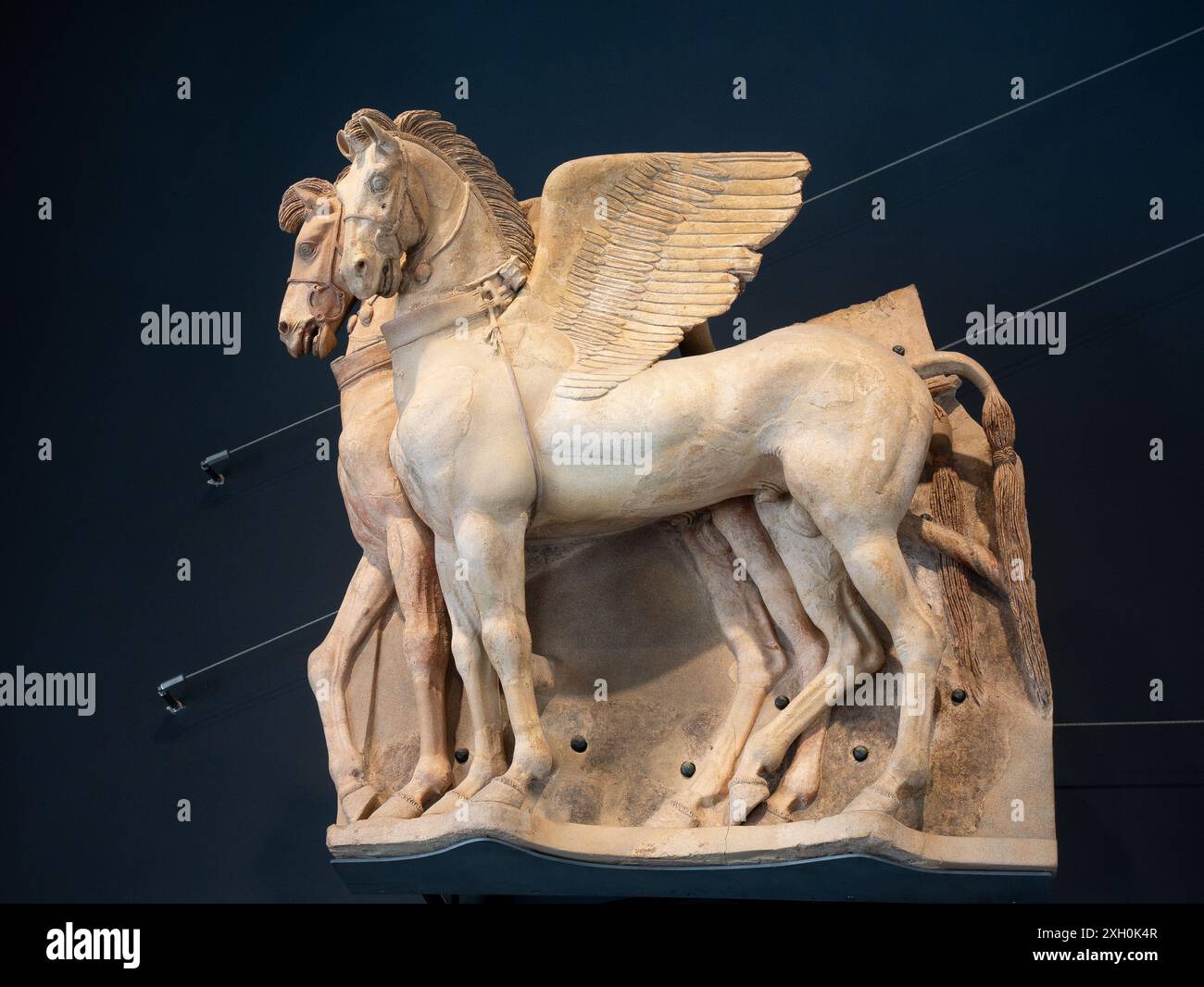 Tarquinia Italia 26 aprile 2024: Antico soccorso dei cavalli alati etruschi: Tempio Ara della Regina Foto Stock