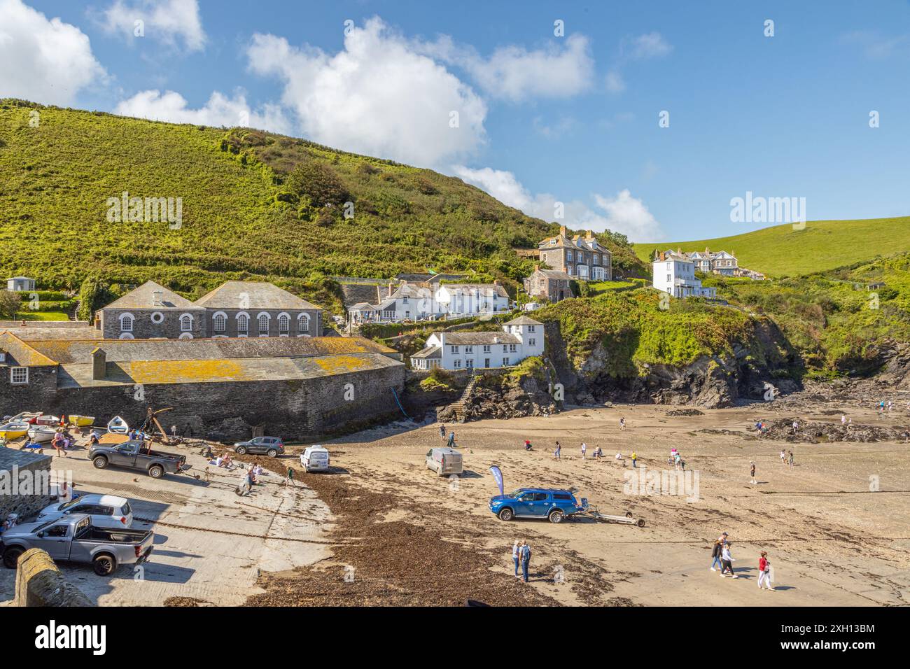 Port Isaac idilliaco e pittoresco villaggio di pescatori della Cornovaglia nel 1400 reso popolare dalla serie TV Doc Martin con Martin Clunes, Cornovaglia Inghilterra Regno Unito Foto Stock