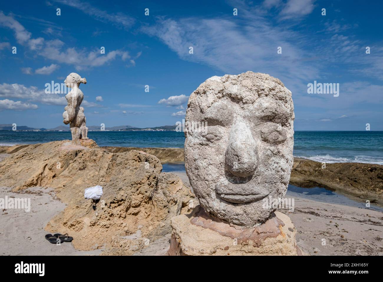 La ferita, sculture all'aperto di Joan Bennassar, sculture di Joan Bennassar, CAN Picafort, comune di Santa Margalida, Maiorca, Spagna Foto Stock