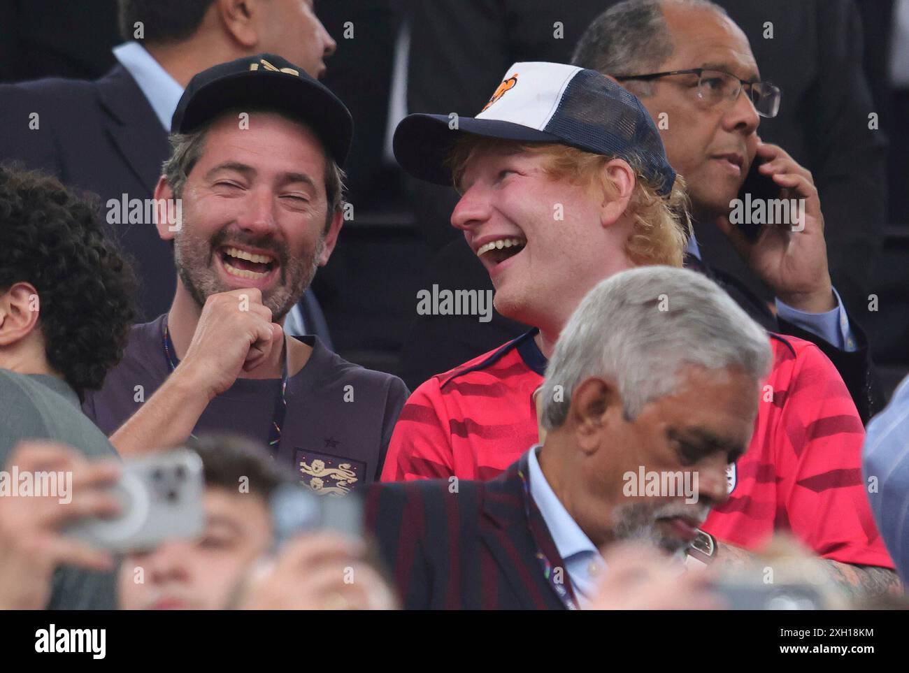 Dortmund, Germania. 10 luglio 2024. Firo : 10.07.2024, calcio: UEFA EURO 2024, EM, Campionato europeo 2024, semifinale 1/2 finale, M50, match 50, Paesi Bassi - Inghilterra 1:2 (R) ed Sheeran sul tribuno in tribuna crediti: dpa/Alamy Live News Foto Stock