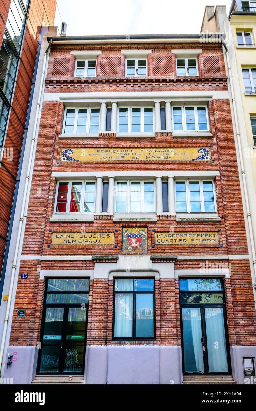 Istituzione per bagni e docce municipali pubblici, Saint-Merri, 18 rue du Renard, Parigi 75004, Francia. Foto Stock