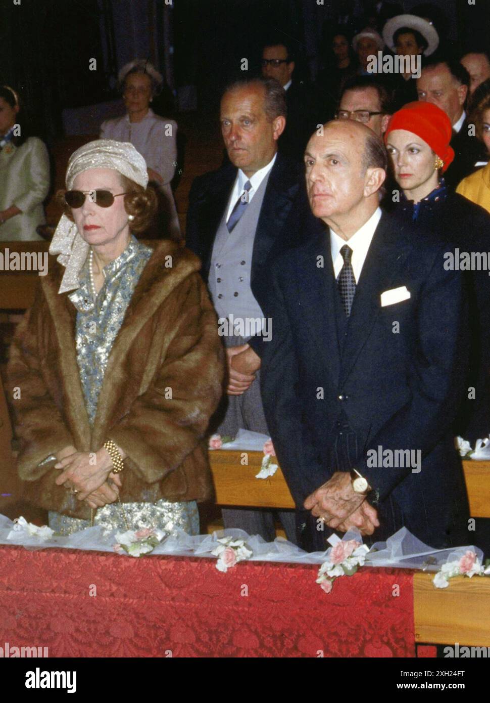 Anni' 70 Archivio storico Olycom/LaPresse Marie José del Belgio (Ostenda, 4 agosto 1906 - Thônex, 27 gennaio 2001) è stata l'ultima regina consorte d'Italia nel 1946, come moglie di Umberto II, prima della proclamazione della Repubblica. Si tratta della sovrana consorte con il più breve regno nella storia dell'Italia unita. Il suo nome italianizzato era Maria Giuseppina di Savoia benché lei stessa non l'abbia mai voluto adottare nemmeno su documenti ufficiali quali, per esempio, l'atto di matrimonio. Nella foto: Marie José di Savoia e marito di re Umberto II nella foto: Marie José di Savoia a Foto Stock