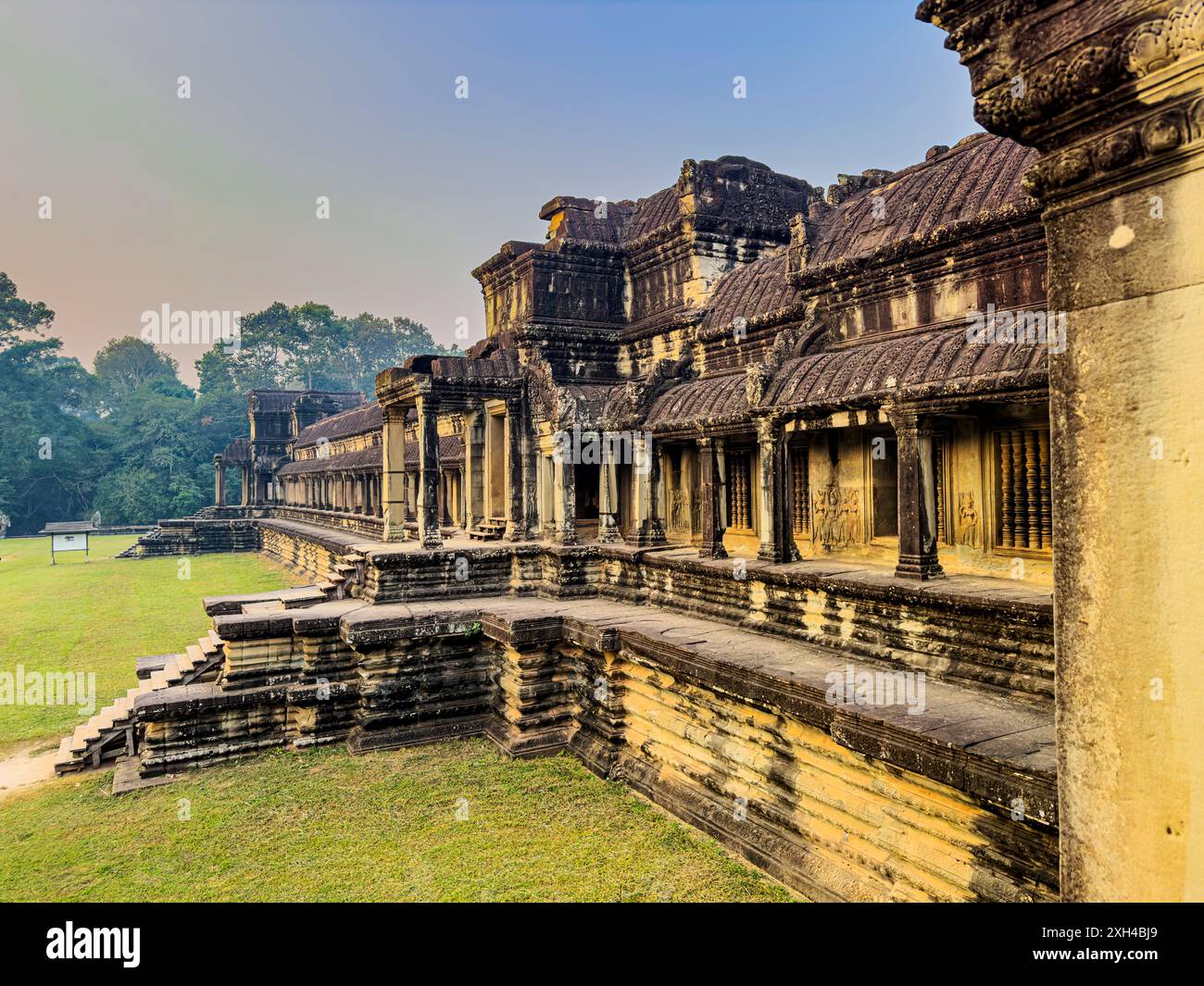 Sito Patrimonio dell'Umanità dell'UNESCO ad Angkor Wat, un complesso di templi indù-buddisti vicino a Siem Reap, Cambogia. Foto Stock