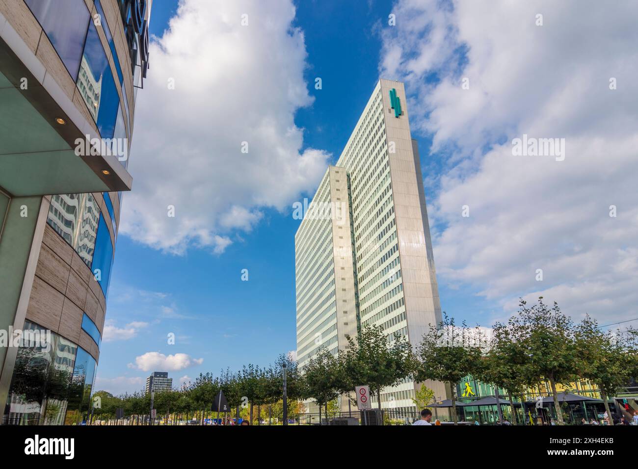 Düsseldorf: Grattacielo Dreischeibenhaus a Düsseldorf und Neanderland, Nordrhein-Westfalen, Renania settentrionale-Vestfalia, Germania Foto Stock