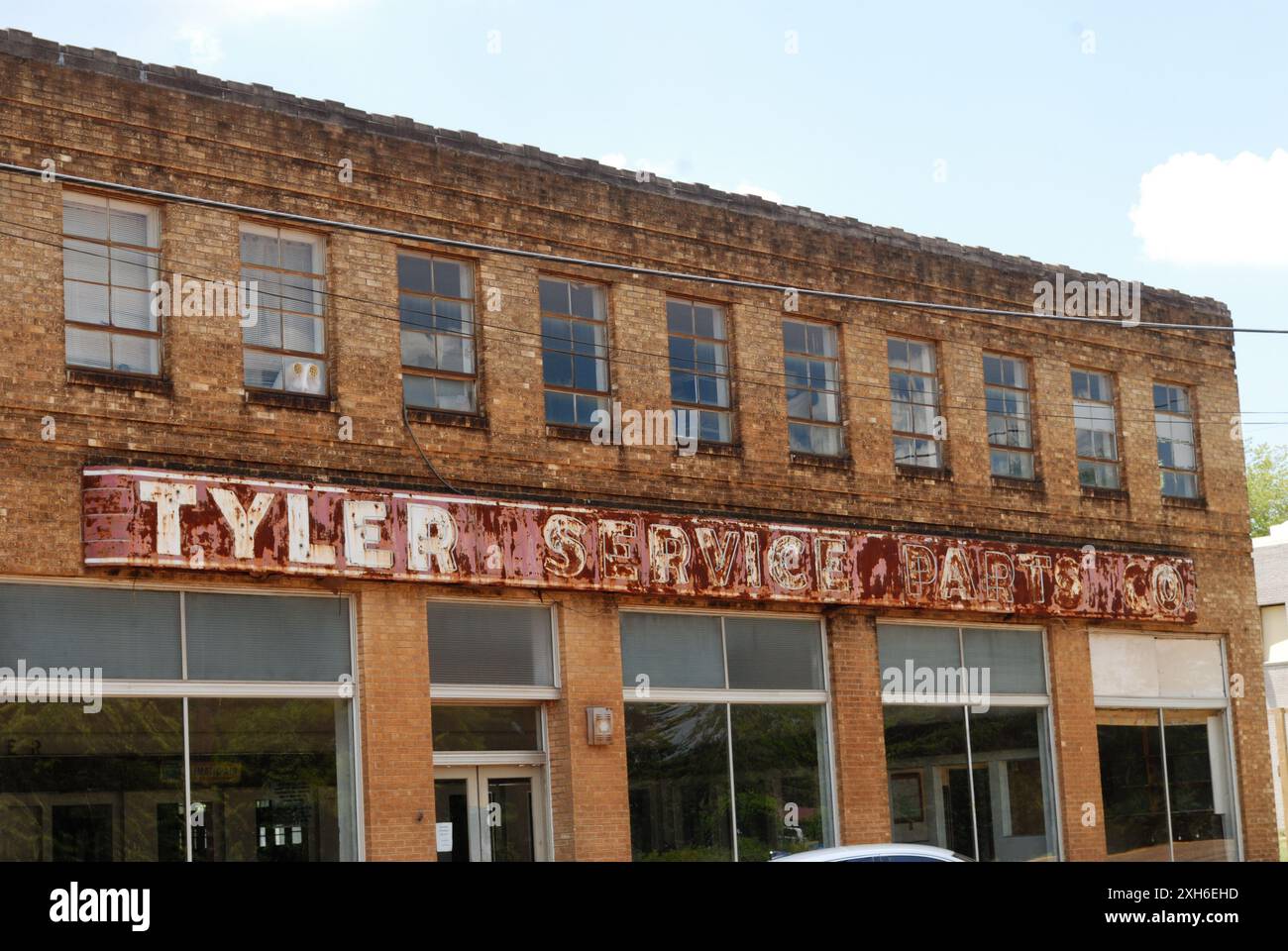 Edificio ricambi auto abbandonato a Tyler, Texas Foto Stock