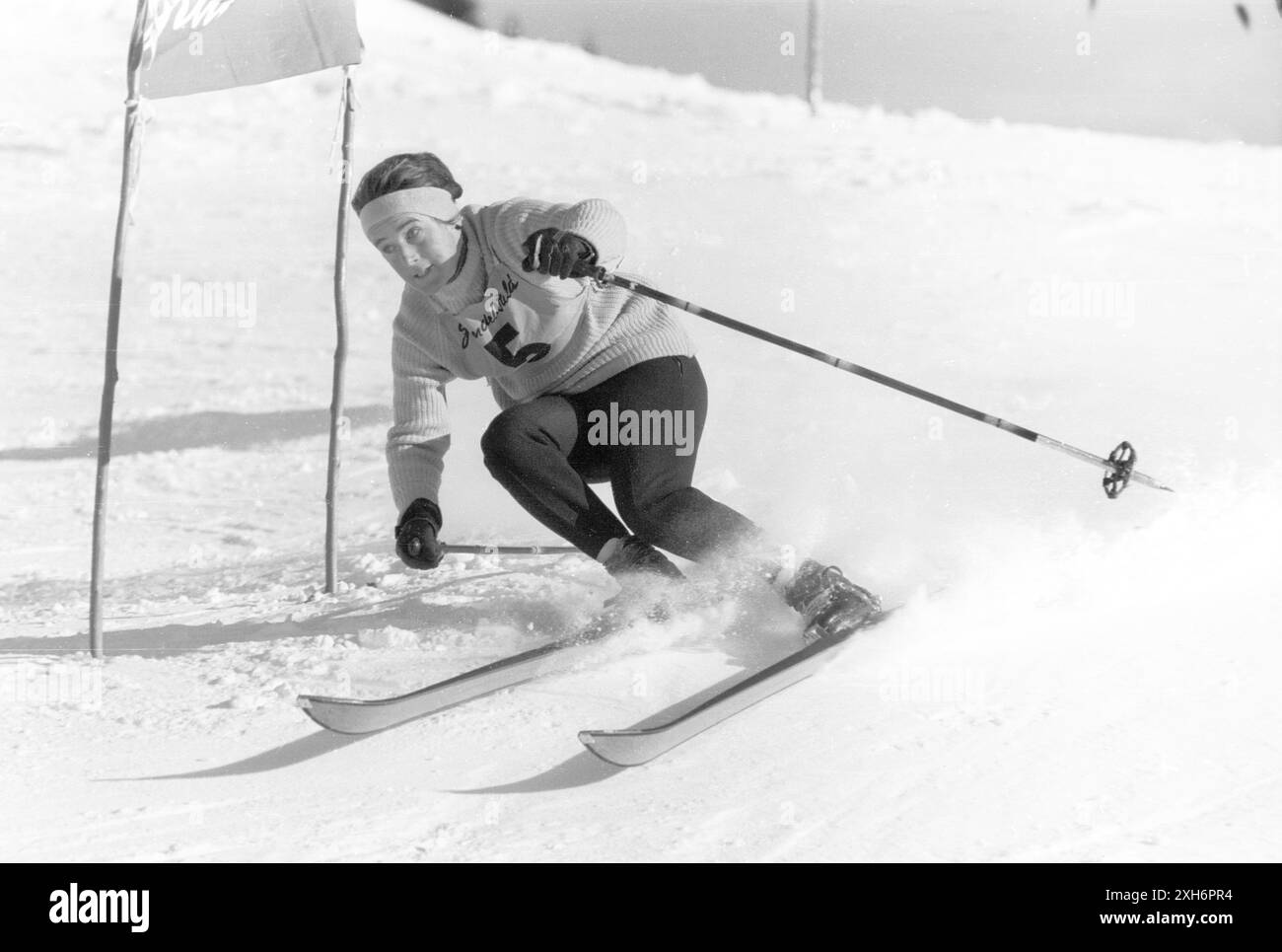 Gara internazionale di sci femminile a Grindelwald: Slalom gigante il 07.01.1960. Heidi Biebl (Oberstaufen), campionessa olimpica della Squaw Valley del 1960, in azione. [traduzione automatizzata] Foto Stock