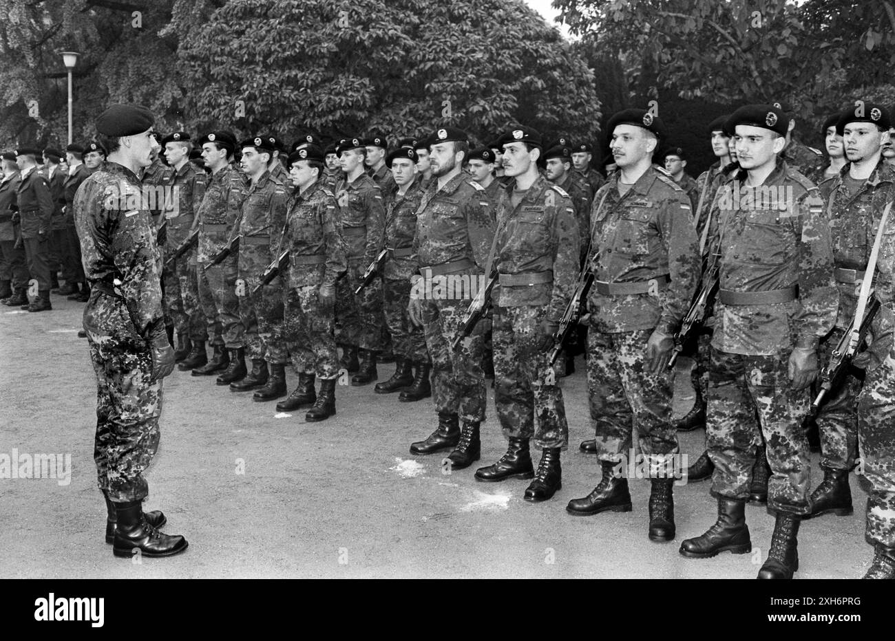 Francia, Strasburgo, 05.11.1993 Archivio: 43-67-08 Commissioning of the Eurocorps foto: Soldiers of the Eurocorps [traduzione automatizzata] Foto Stock