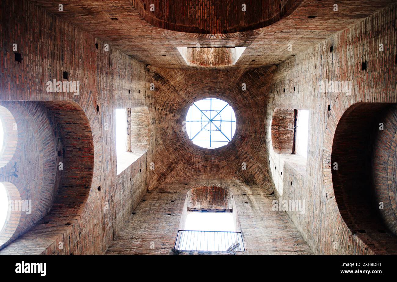 Vista dall'interno della Cattedrale dell'Immacolata Concezione, Cuenca, Ecuador, Sud America Foto Stock