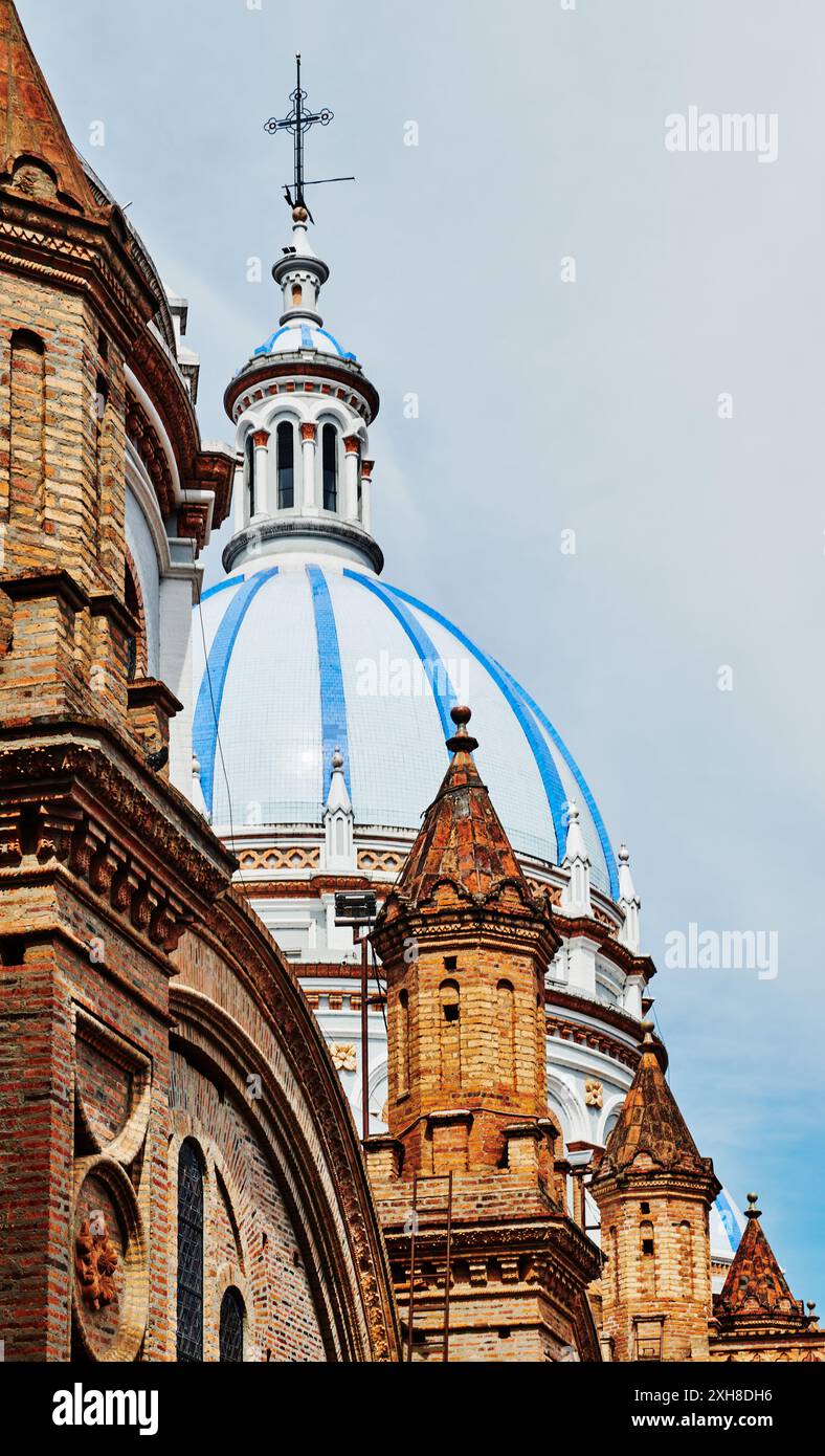 Dettaglio architettonico della Cattedrale dell'Immacolata Concezione, Cuenca, Ecuador, Sud America Foto Stock