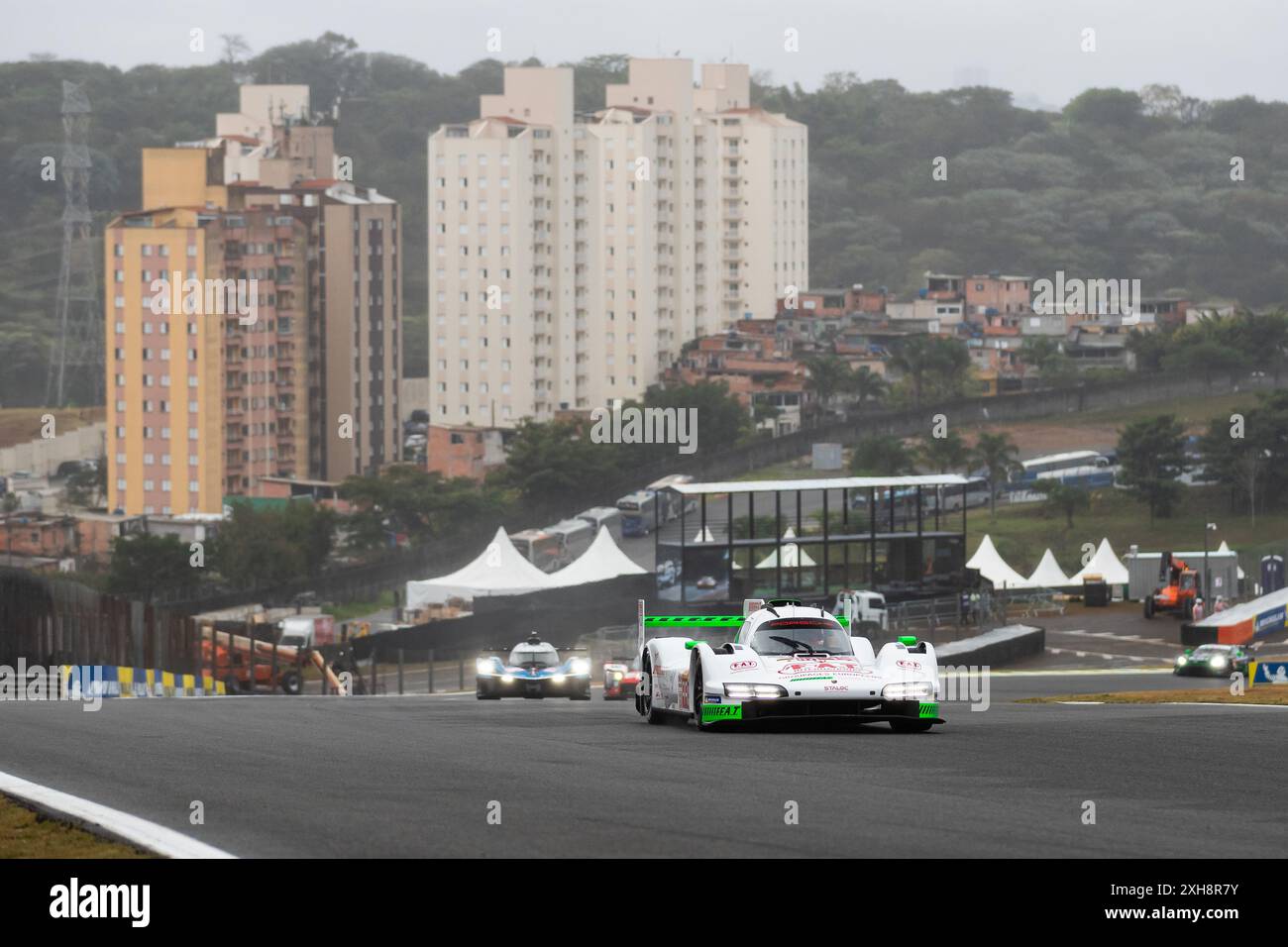 99 JANI Neel (swi), ANDLAUER Julien (fra), Proton Competition, Porsche 963 #99, Hypercar, azione durante la 6 ore Rolex 2024 di San Paolo, 5° round del Campionato Mondiale Endurance 2024, dal 12 al 14 luglio 2024 sull'autodromo Jose Carlos Pace di Interlagos, Brasile Foto Stock
