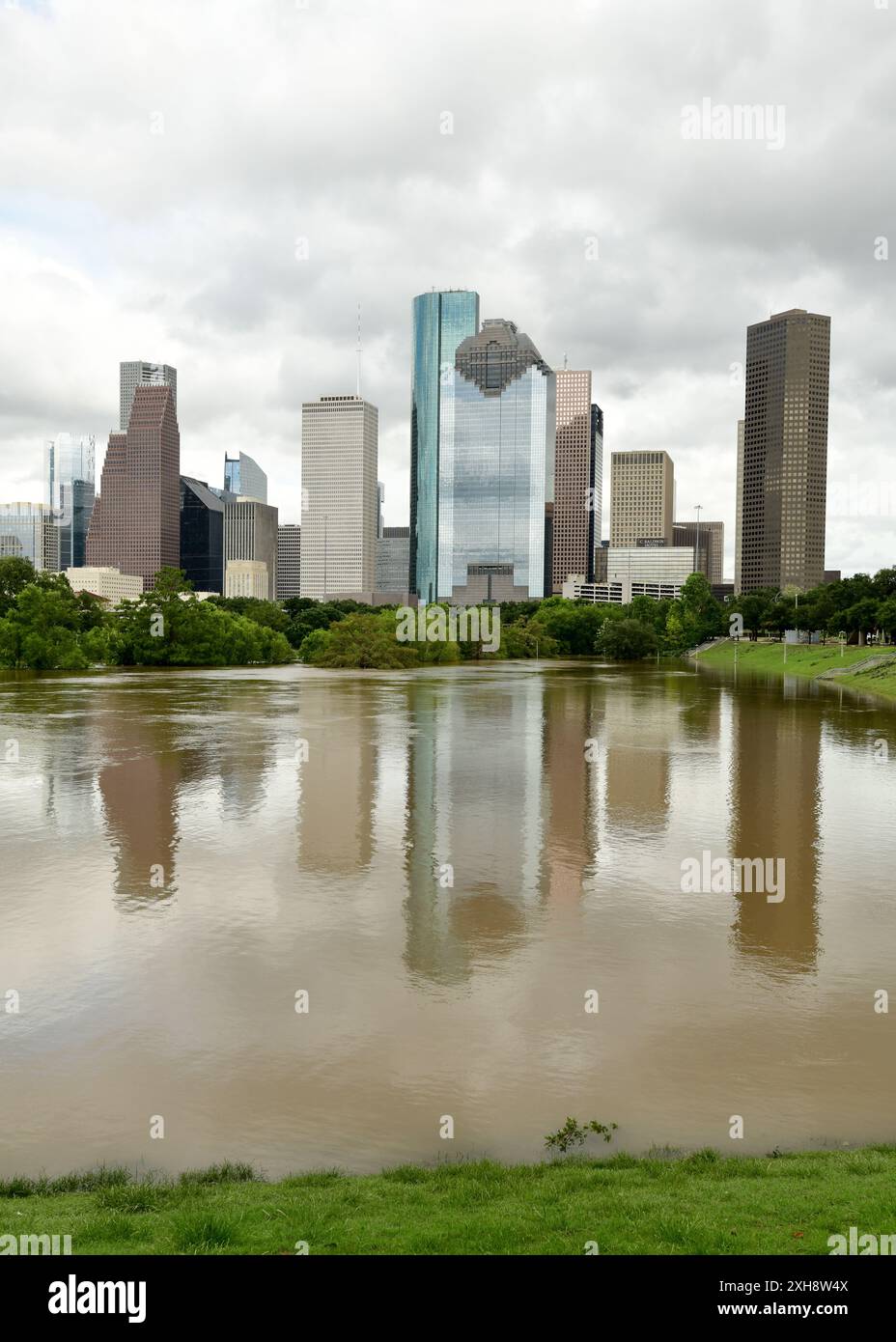 Buffalo Bayou Park, Houston, inondato dopo l'uragano Beryl Foto Stock