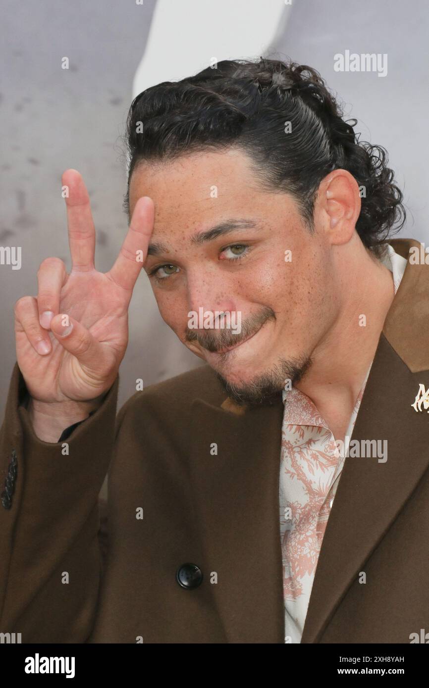 Los Angeles, Stati Uniti. 12 luglio 2024. Anthony Ramos alla "Twisters" Premiere tenutasi al Regency Village Theatre, Los Angeles, CA, 11 luglio 2024. Foto: Joseph Martinez/PictureLux credito: PictureLux/The Hollywood Archive/Alamy Live News Foto Stock