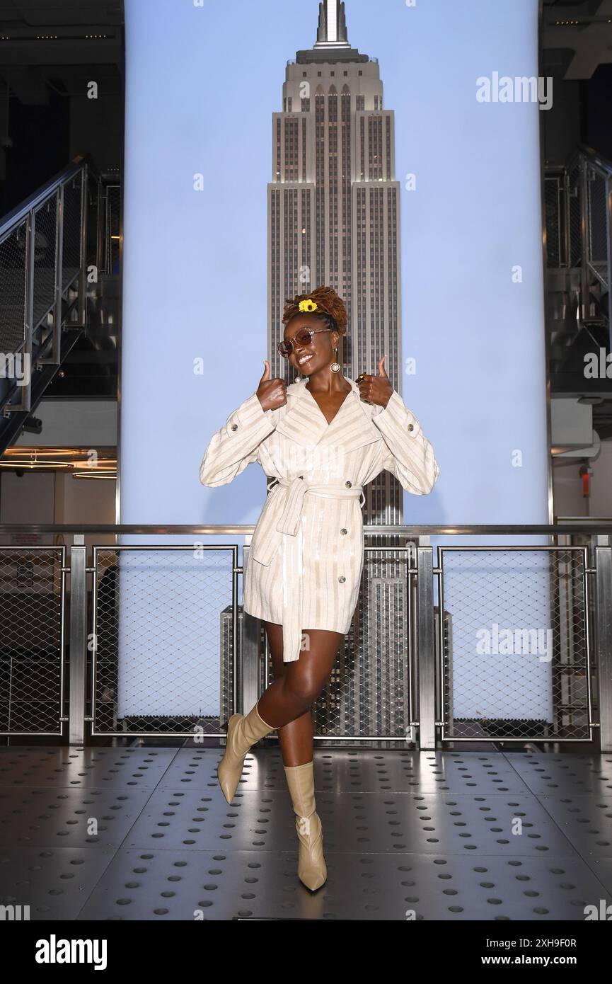 New York, Stati Uniti. 12 luglio 2024. Kiki Layne visita l'Empire State Building per celebrare l'uscita di "Dandelion", New York, NY, 12 luglio 2024. (Foto di Anthony Behar/Sipa USA) credito: SIPA USA/Alamy Live News Foto Stock