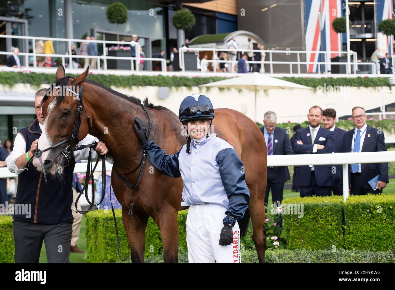 Ascot, Berkshire, Regno Unito. 12 luglio 2024. Il cavallo Jockey Eleanor Wellesley Brasil Power vince la corsa di beneficenza per il giorno della corsa di beneficenza della Foundation Developments Property Race presso l'ippodromo di Ascot presso l'ippodromo Summer Mile Property Raceday. Proprietario Laura Lady Christopher Wellesley, allenatore George Boughey, Newmarket, allevatore Dayton Investments Limited. Crediti: Maureen McLean/Alamy Live News Foto Stock