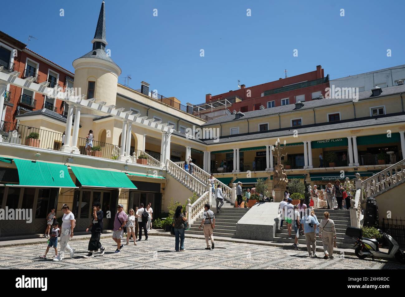 Il mercato delle pulci di El Rastro a Madrid, Spagna Foto Stock