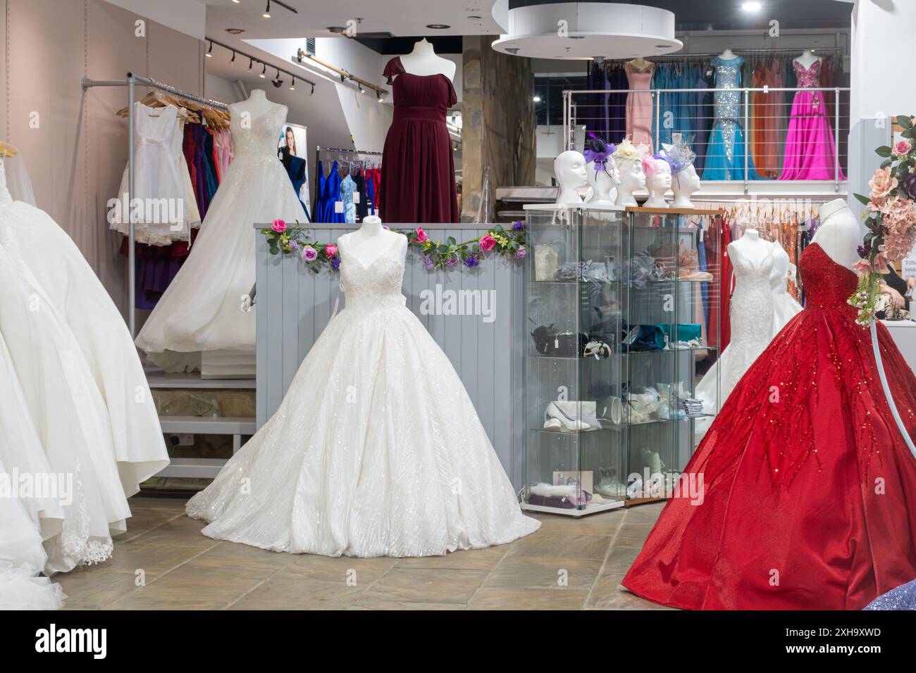 Your Dream Dresses, negozio di abbigliamento che vende abiti da sposa nel Marlands Centre, Southampton, Hampshire, Inghilterra, Regno Unito Foto Stock