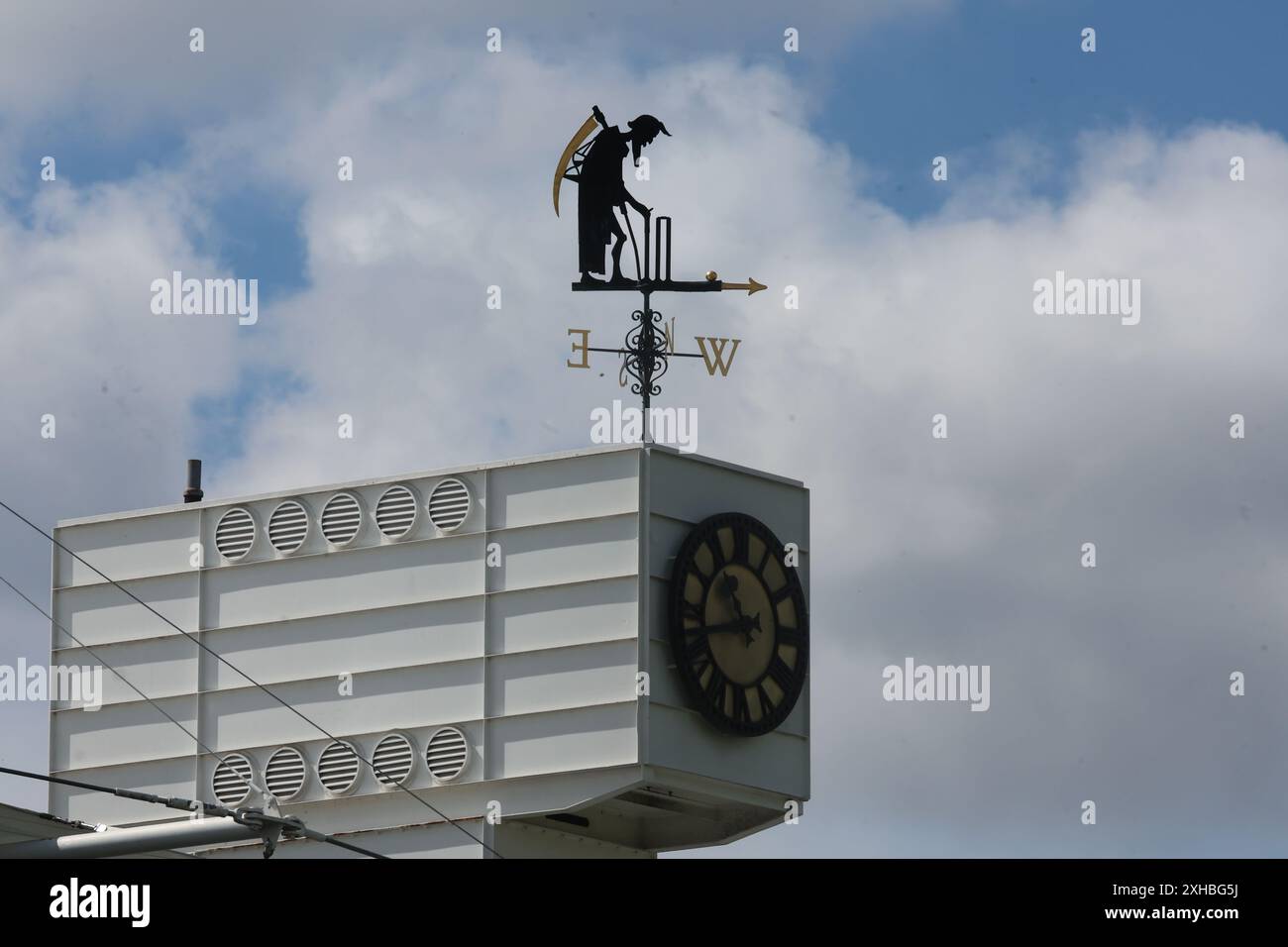 LONDRA, Regno Unito, JULY11:Father Time durante Rothesay prova il suo test Day 2 of 5 match tra Inghilterra e Indie occidentali al Lord's Cricket Ground di Londra l'11 luglio 2024 Foto Stock