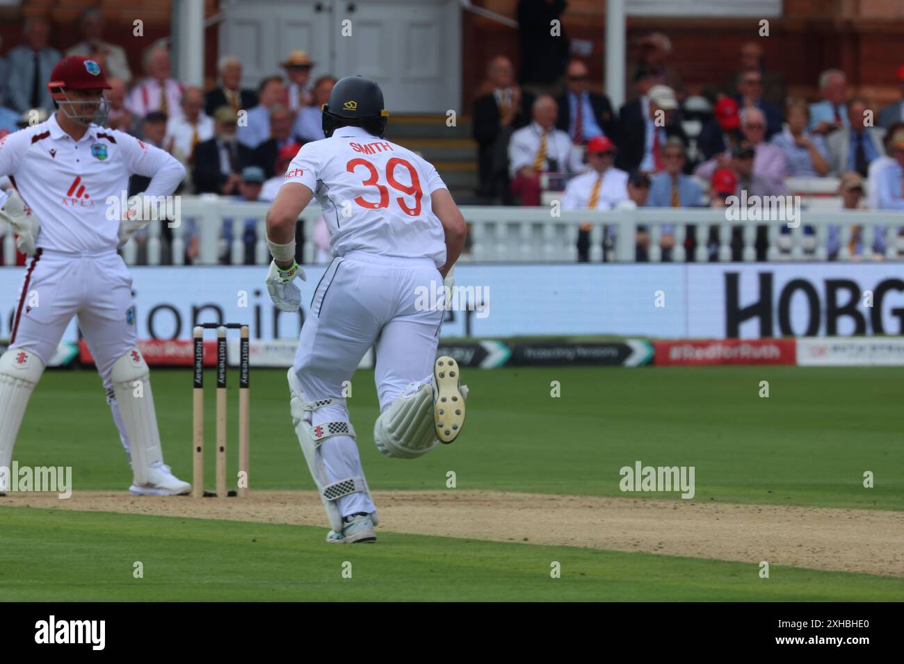 LONDRA, Regno Unito, JULY11: Durante Rothesay prova il suo test Day 2 of 5 match tra Inghilterra e Indie occidentali al Lord's Cricket Ground di Londra l'11 luglio 2024 Foto Stock