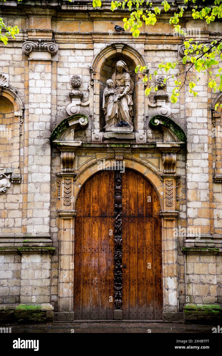 Portale barocco della Cappella di Sant'Anna, Bruxelles, Belgio. Foto Stock