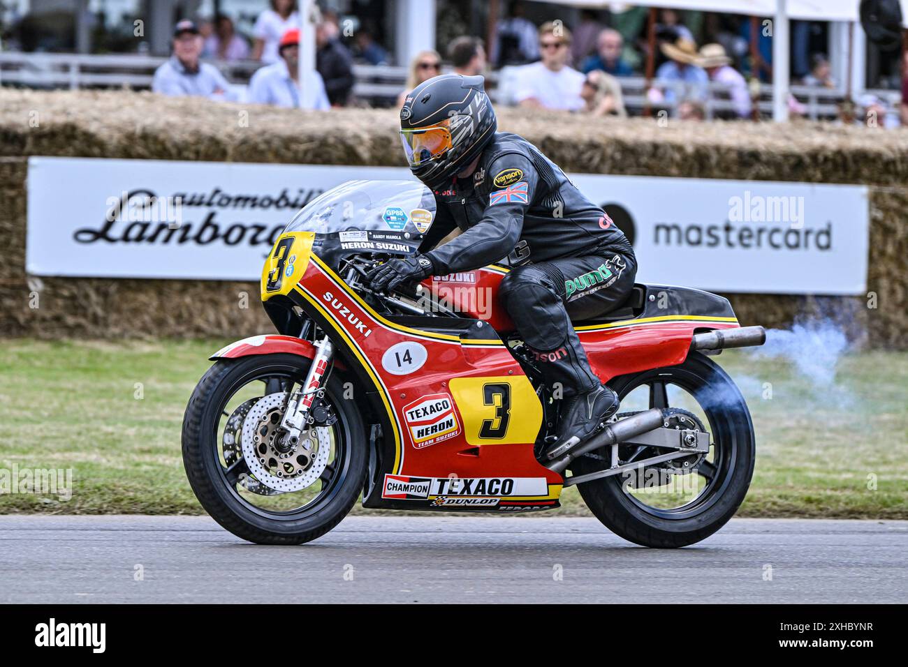 Goodwood House, Chichester, Regno Unito. 13 luglio 2024. Goodwood Festival of Speed giorno 3; Randy Mamola cavalca il Suzuki RGB500 XR33m2 credito: Action Plus Sports/Alamy Live News Foto Stock