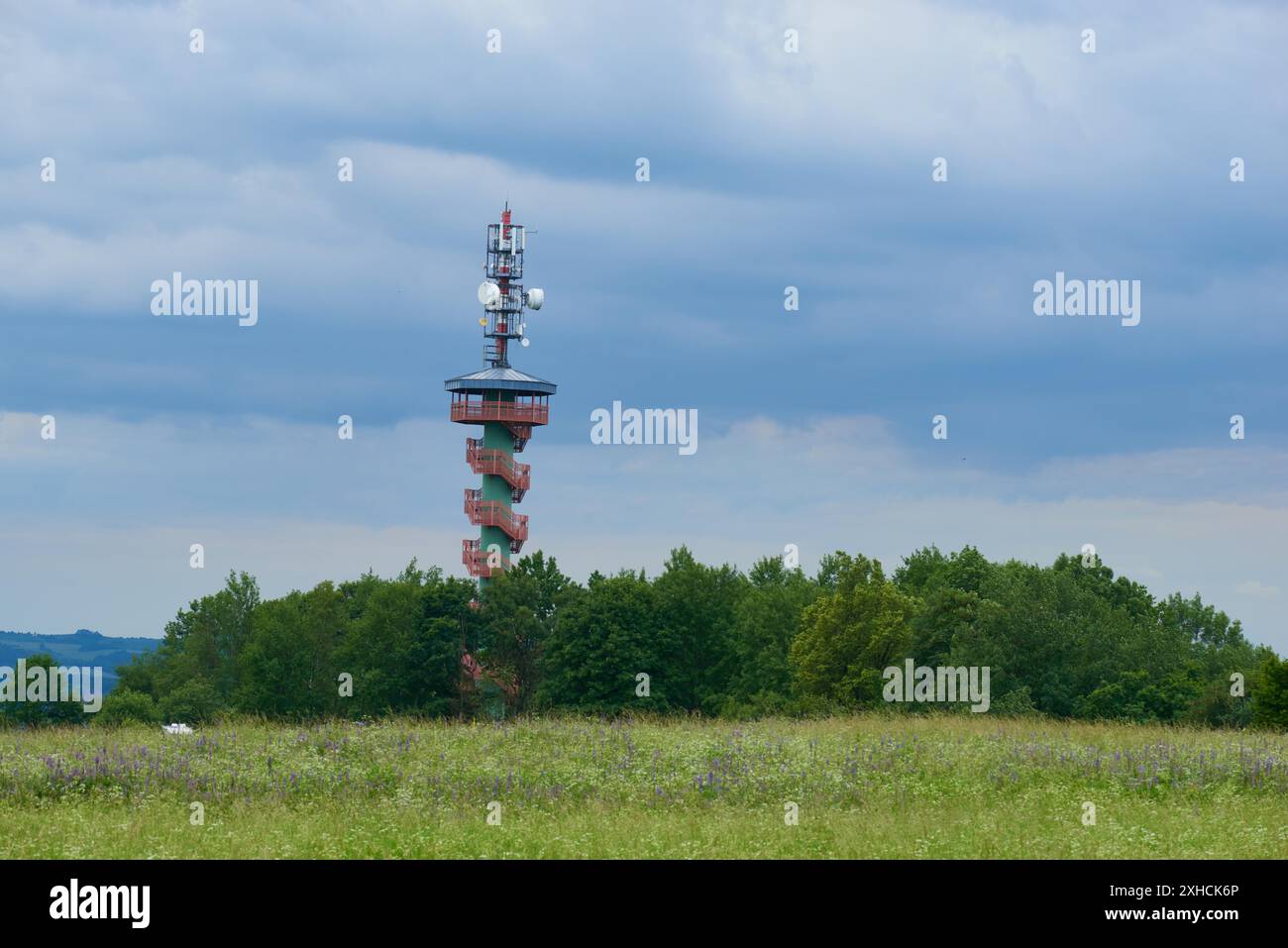 Torre di osservazione Sokoli vrch nella Svizzera boema. Sokoli vrch in boemia svizzera vicino al decin Foto Stock