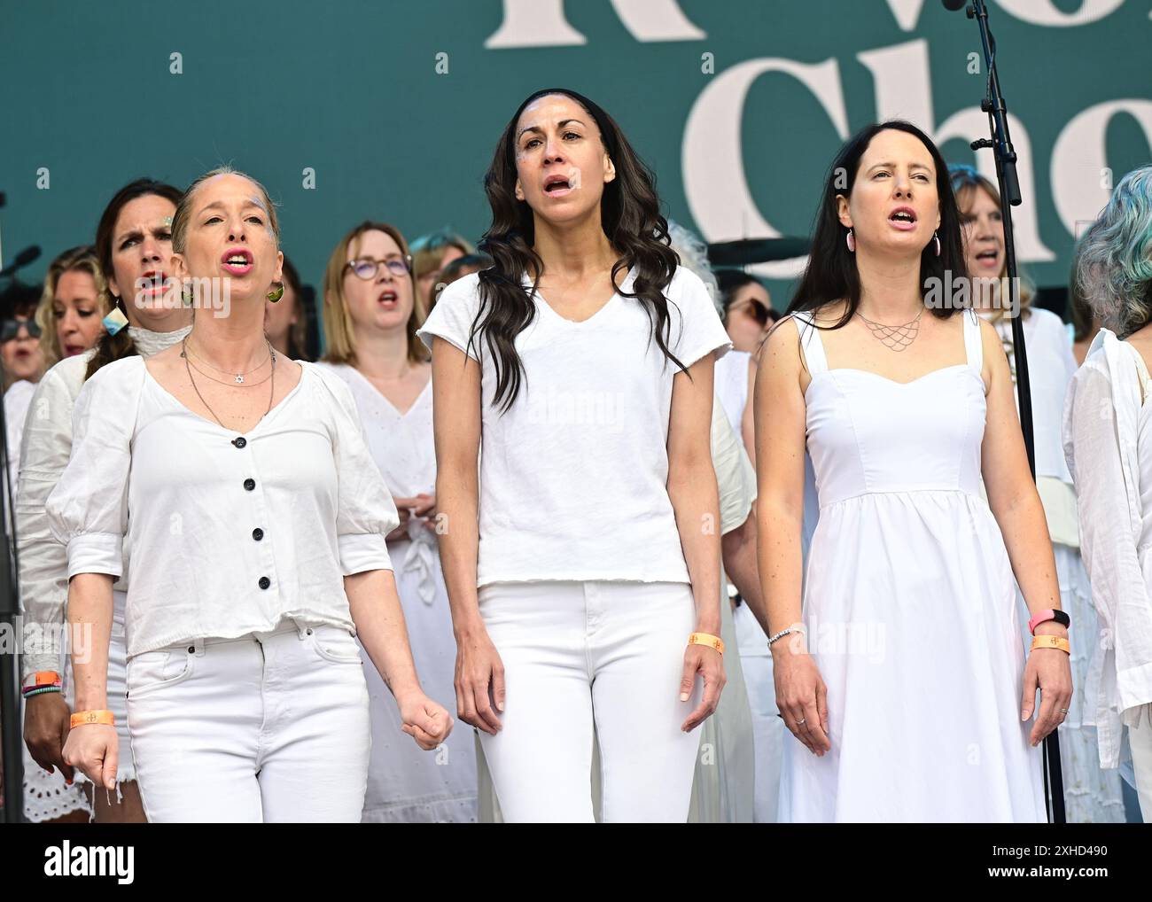 LONDRA, INGHILTERRA - 13 LUGLIO 2024: Il coro R Voices si esibisce al Kaleidoscope Festival 2024 all'Alexandra Palace Park il 13 luglio 2024 a Londra, Inghilterra. ( Credito: Vedi li/Picture Capital/Alamy Live News Foto Stock