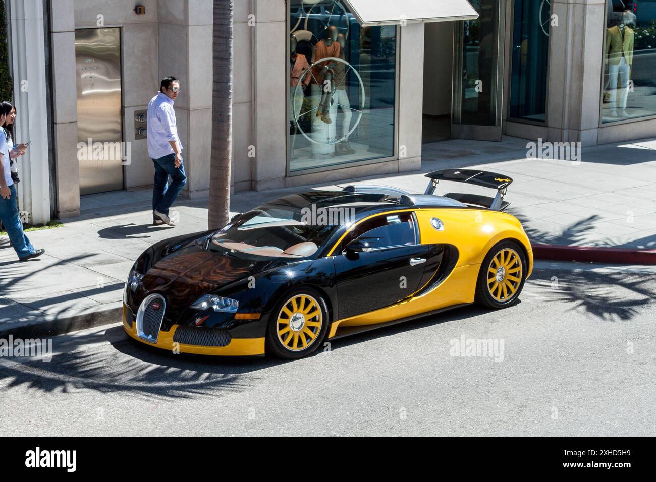 Bugatti Veyron ha parcheggiato su Rodeo Drive a Beverly Hills, Los Angeles, California Foto Stock