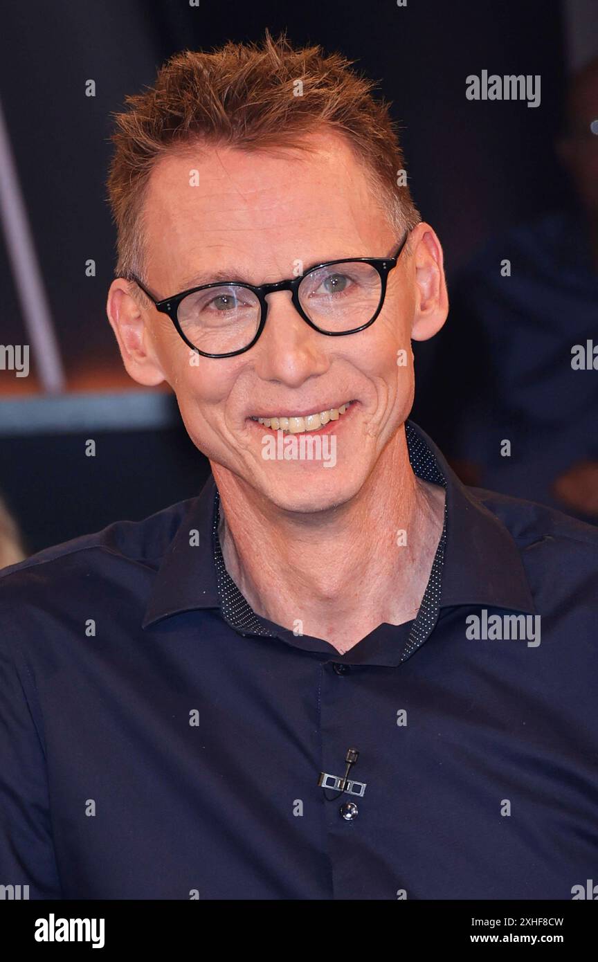 Frank Busemann bei der Aufzeichnung der NDR Talk Show im NDR Fernsehstudio Lokstedt. Amburgo, 12.07.2024 *** Frank Busemann alla registrazione del talk show NDR nello studio televisivo NDR Lokstedt Amburgo, 12 07 2024 foto:xH.xHartmannx/xFuturexImagex ndr talk1207 4794 Foto Stock