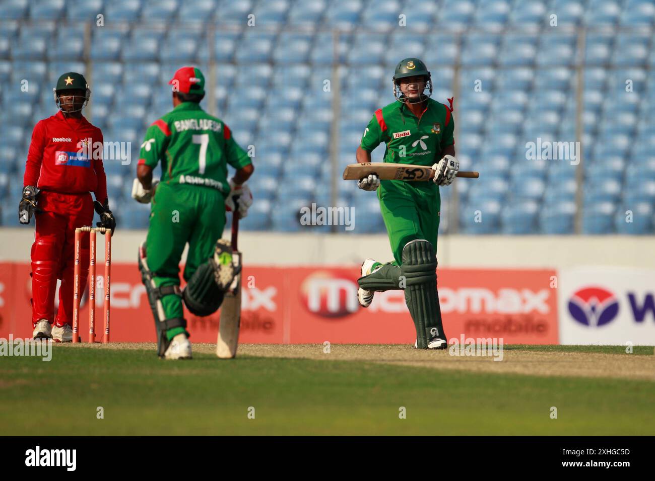 Bangladesh-Zimbabwe First One Day Inter National (ODI) Match of Five Match Series allo Sher-e-Bangla National Cricket Stadium di Mirpur, Dhaka, Banglade Foto Stock