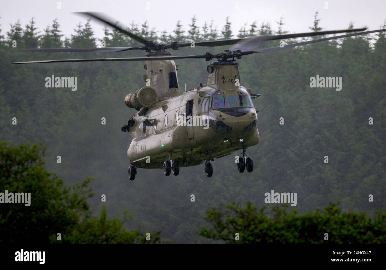 Royal Netherlands Air Force Helicopters in azione, durante l'operazione TAC Blaze 2024 a RAF Spadeadam Foto Stock