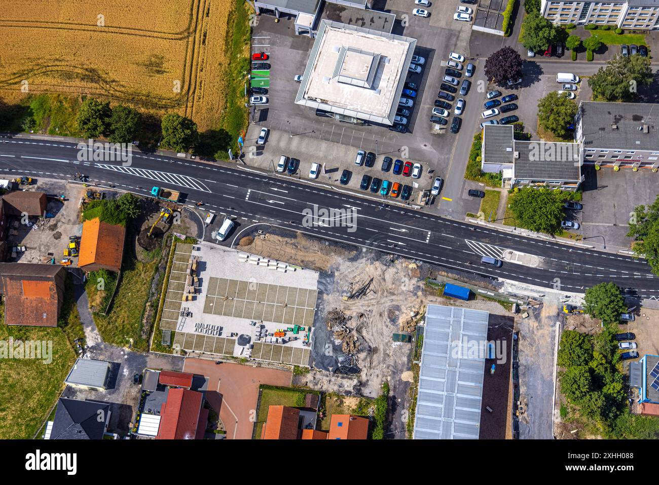 Luftbild, Baustelle mit Neubau und Sanierung Arnold-Freymuth-Gesamtschule / Falkschule, Fangstraße mit neuem Straßenbelag, Stadtbezirk Herringen, Hamm, Ruhrgebiet, Nordrhein-Westfalen, Deutschland ACHTUNGxMINDESTHONORARx60xEURO *** Vista aerea, cantiere con nuova costruzione e ristrutturazione della scuola comprensiva Arnold Freymuth Falkschule, Fangstraße con nuova superficie stradale, distretto di Herringen, Hamm, zona della Ruhr, Renania settentrionale-Vestfalia, Germania ATTENTIONxMINDESTHONORARx60xEURO Foto Stock